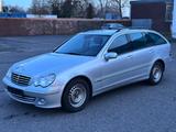 Mercedes-Benz C220CDI T AVANTGARDE/Navi/AHK/Klima/Tempomat/PDC - Mercedes-Benz C 220 aus 2006