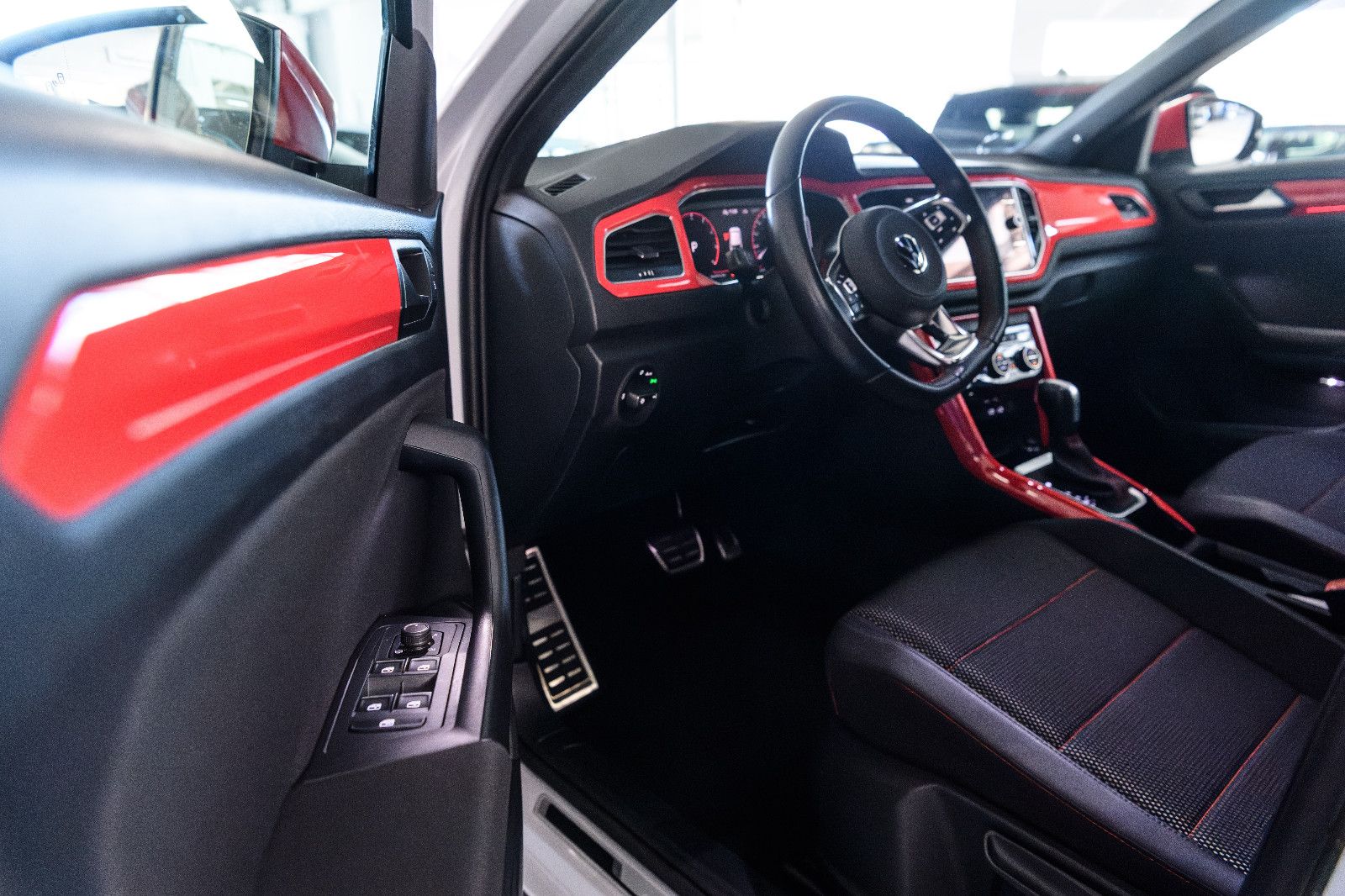 Fahrzeugabbildung Volkswagen T-Roc Sport 1.5 TSI DSG "beats" LED +STANDHZ.