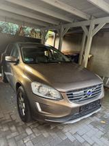 Volvo XC60 D3 Momentum Geartronic Momentum  - mit Diesel-Antrieb: Beige, Vollleder, Head-Up Display, Geländewagen