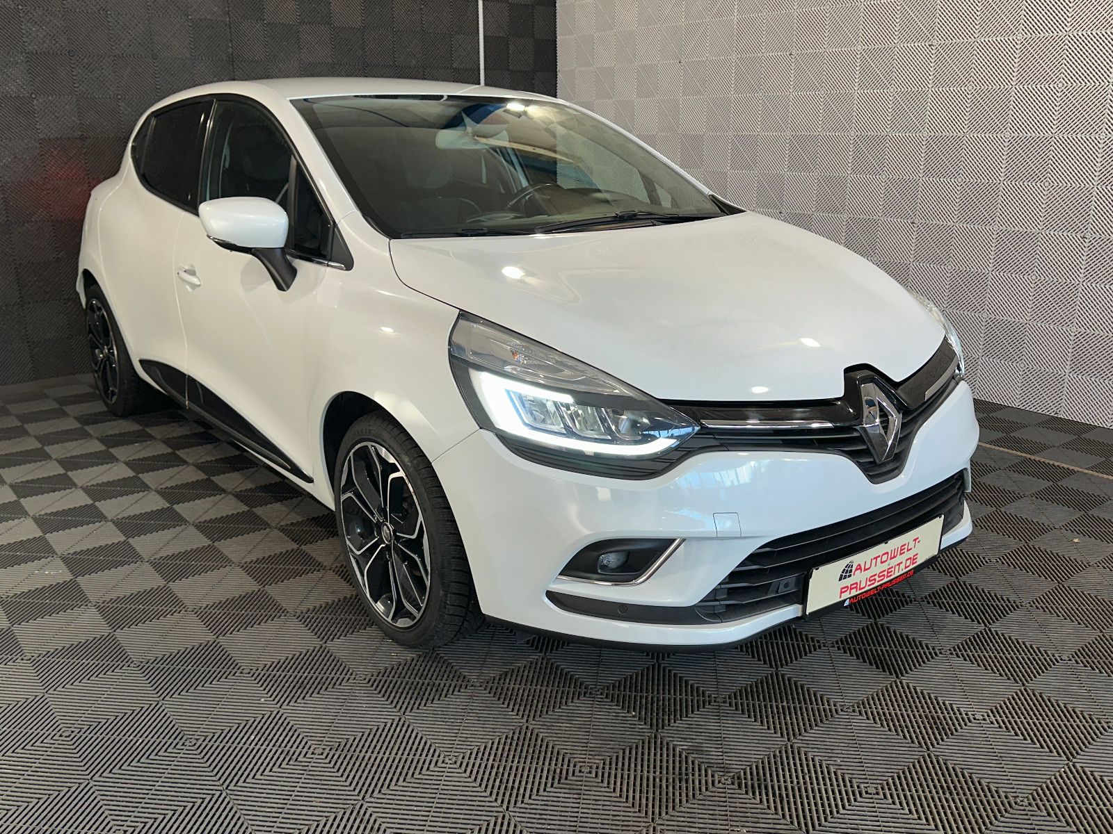 Gebrauchtwagen Renault Clio Clio IV*INTENS*TEMPO-LED-BLUETOOTH-PDC-TOUCH-NAV in Horb am Neckar