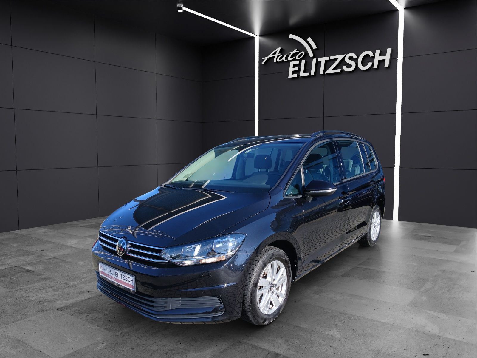 Fahrzeugabbildung Volkswagen Touran TSI Comfortline 7-Si Navi AID ACC PDC SH