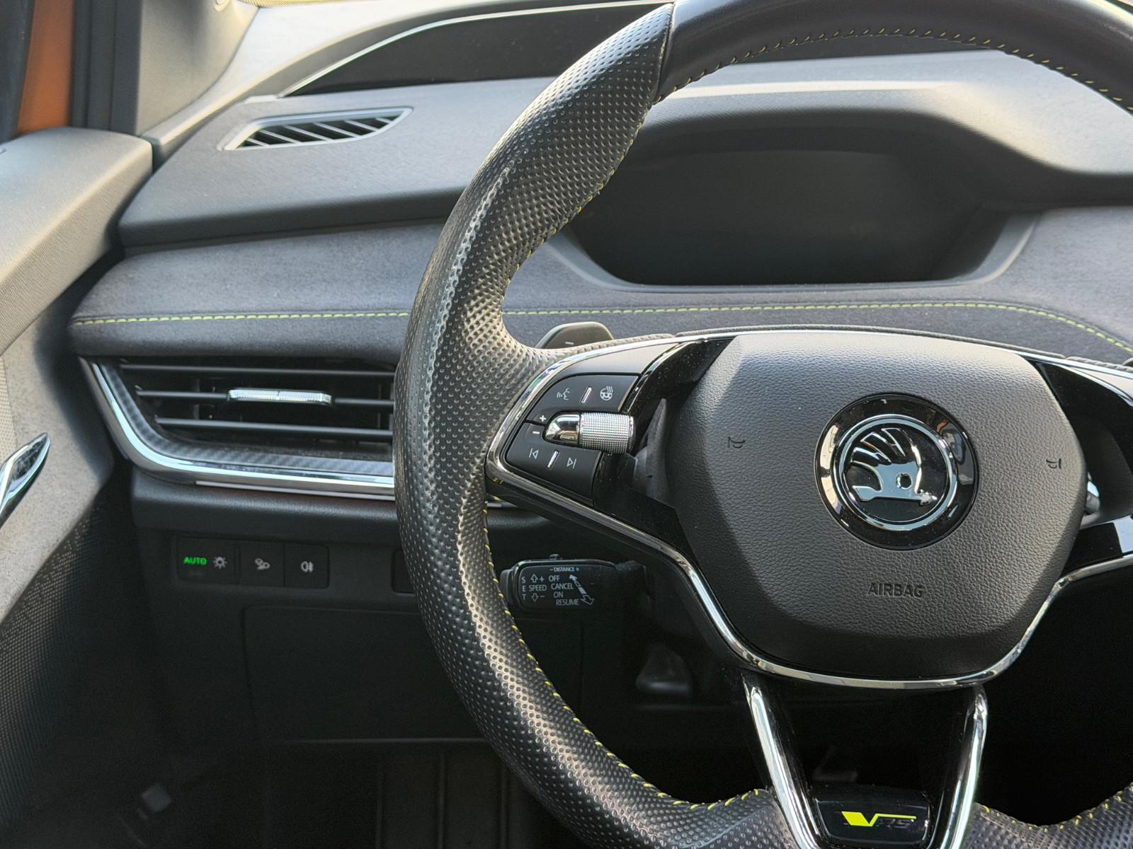 Skoda Enyaq RS*ACC*SZHZNG*NAVI*360°*CARPLAY*AMBIENTE*