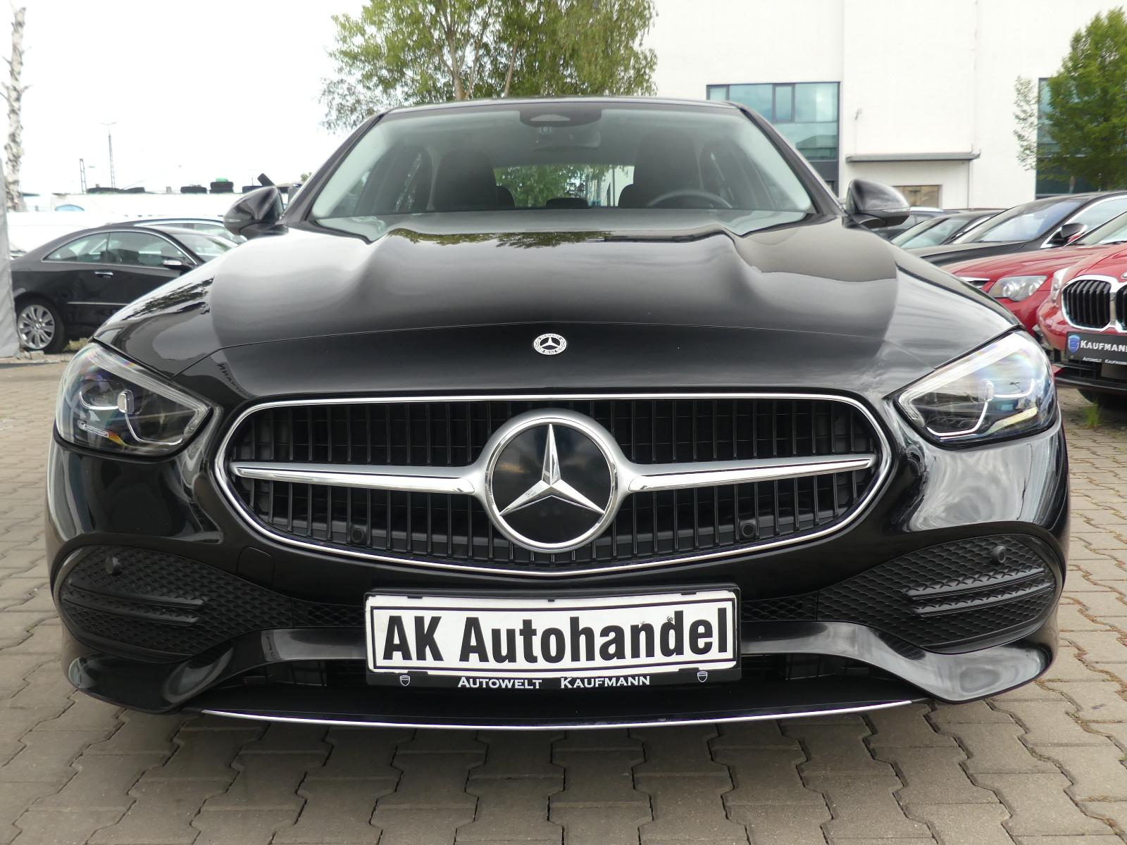 Mercedes-Benz C220D Avantgarde Lim. LED Kam Navi Totw. CarPlay