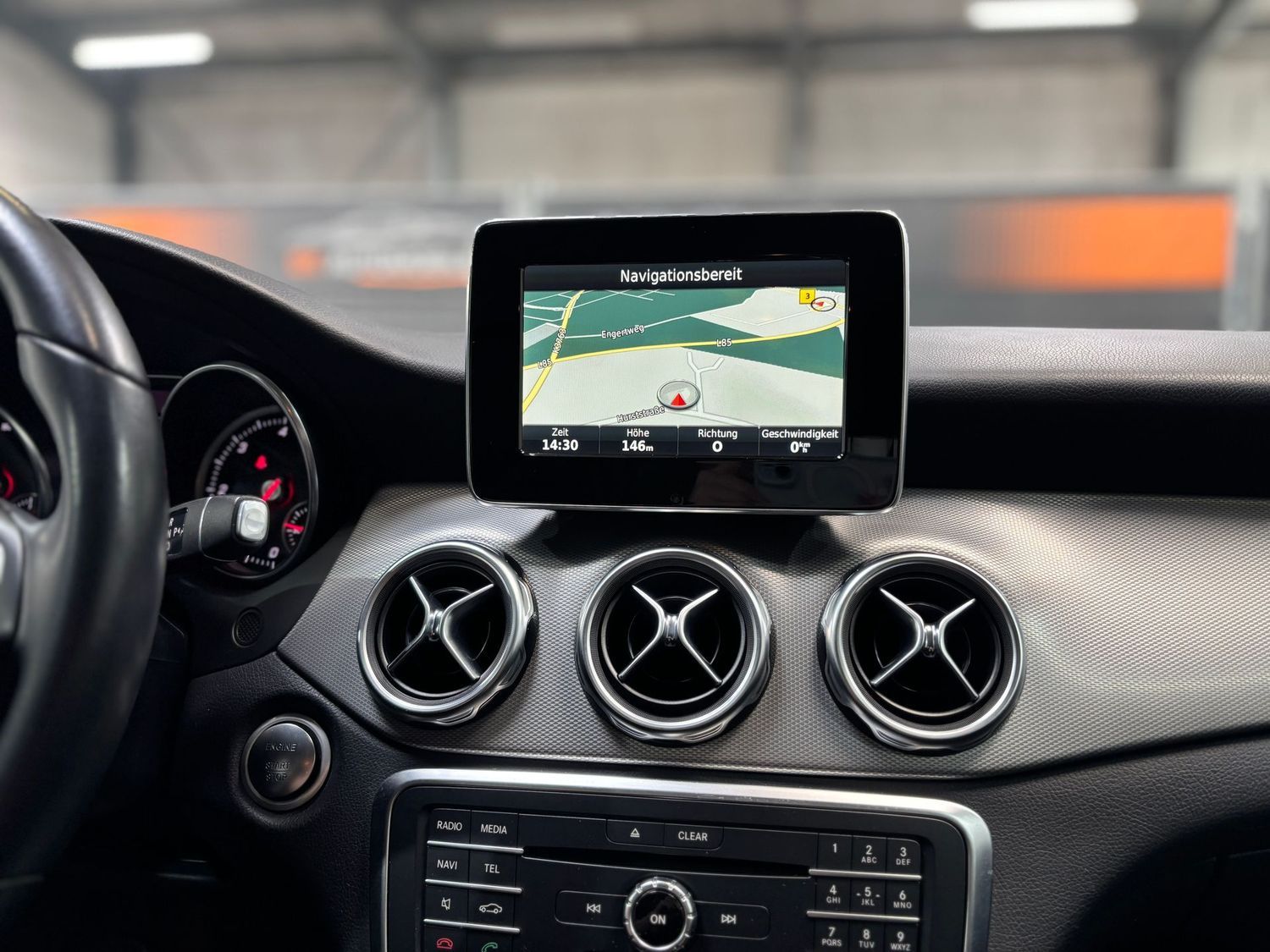 Fahrzeugabbildung Mercedes-Benz GLA 220 4 Matic#Klima#Navi#PDC