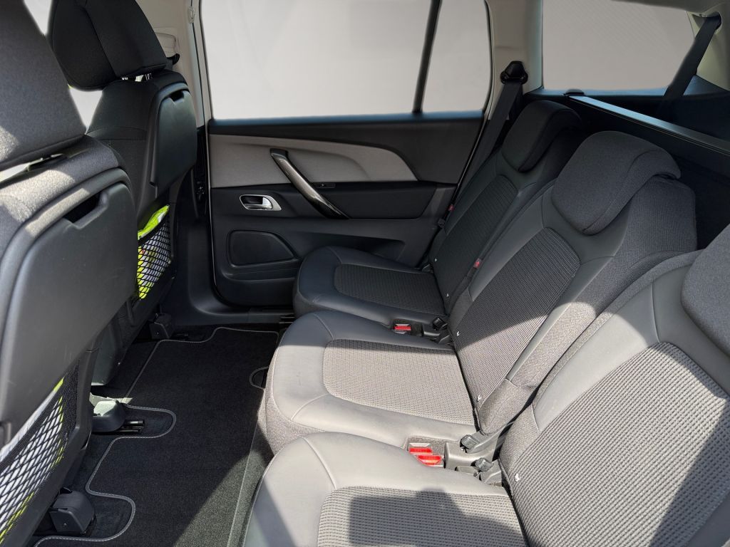 Fahrzeugabbildung Citroën Grand C4 Spacetourer PureTech 130 EAT8 SHINE