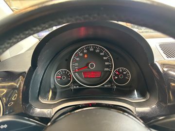 MYAUTOCENTER – Gebraucht- und Jahreswagen mit Werkstattservice in Pfaffenhofen Volkswagen up! black up! *Sitzh.*Navi*Klima*TÜV0428*