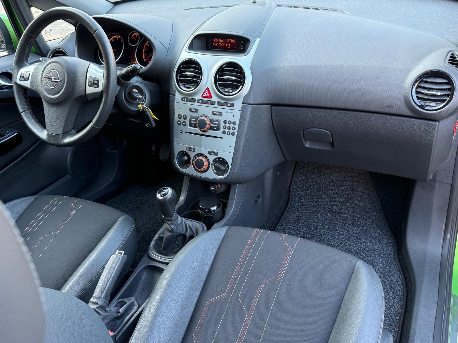 Opel Corsa D Klima+Sitz und Lenkradheizung+Tempomat