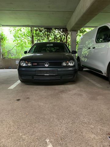 Volkswagen Golf 4 GTI