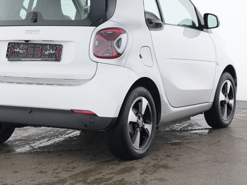 Fahrzeugabbildung Smart smart EQ fortwo Exclusive*Kamera*Media*LED*22kW*