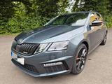 Skoda Octavia 2.0 TSI DSG RS Combi RS - Skoda Octavia: Privatanbieter