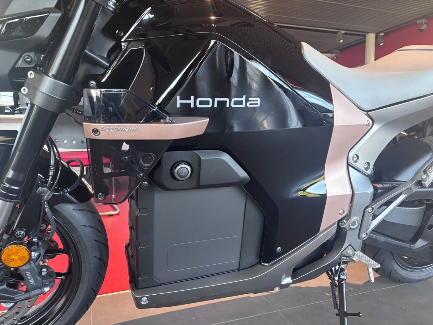 Fahrzeugabbildung Honda WN 7 Elektromotorrad sofort verfügbar