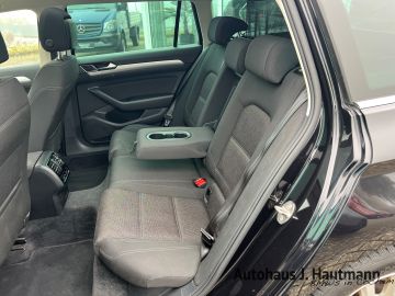 Volkswagen Passat - 11