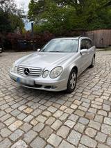 Mercedes-Benz Mercedes W211//S211 220cdi - Mercedes-Benz 220 in Hamburg