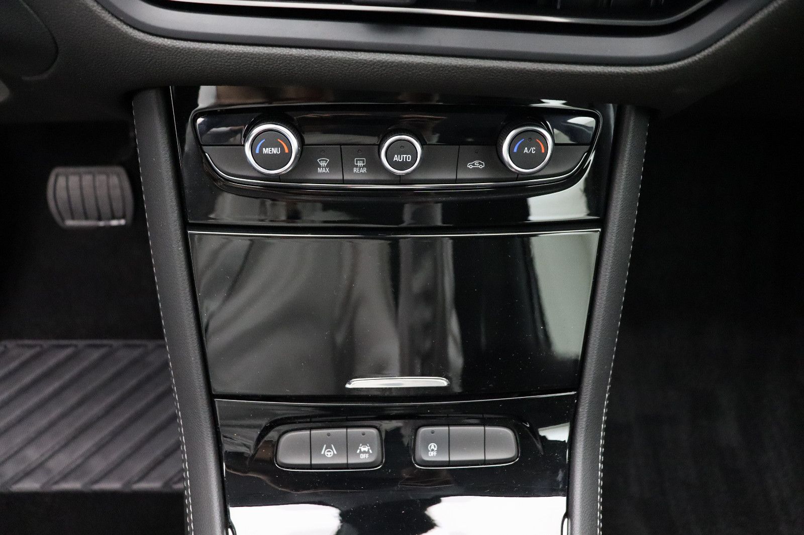 Fahrzeugabbildung Opel Grandland 1.2 GS Line AUT/LED/Navi/ACC/RK