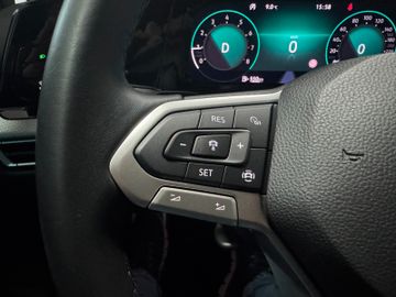 Volkswagen Golf VIII Lim. Active eTSI AT LED Navi SH