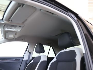 Volkswagen T-Roc 1.5TSI LED SITZHZ NAVI PDC ACC 18ZOLL