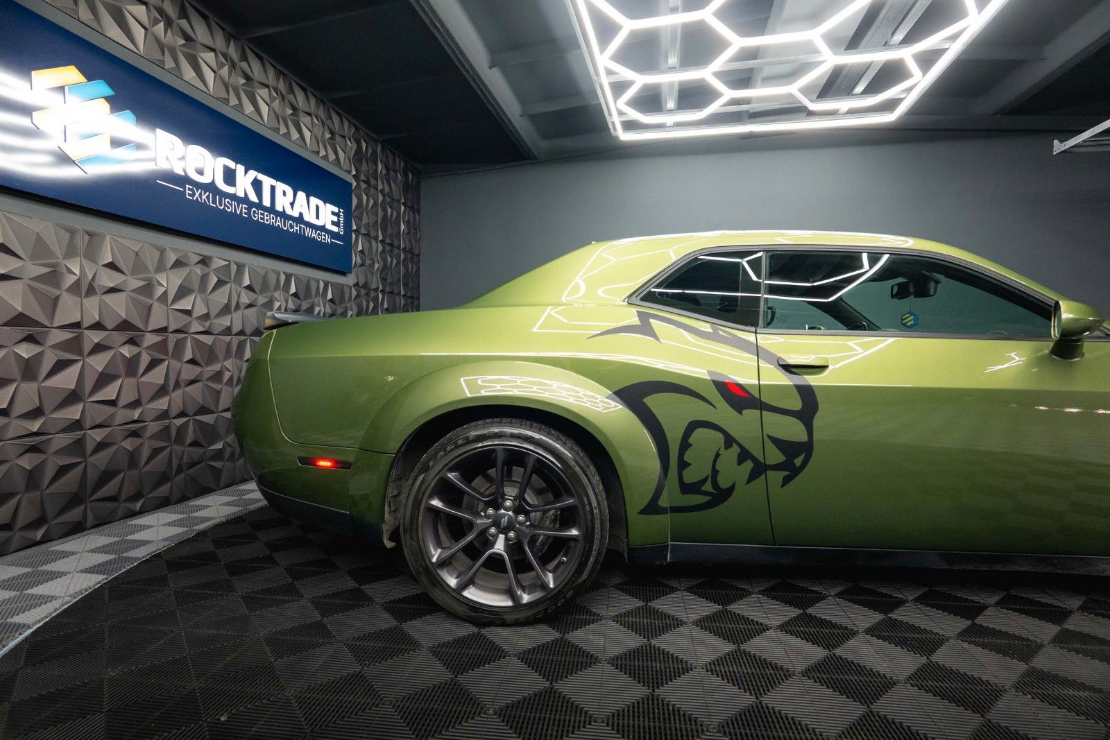 Fahrzeugabbildung Dodge Challenger 6.4 V8 SRT 392 R/T SCAT PACK WIDEBODY