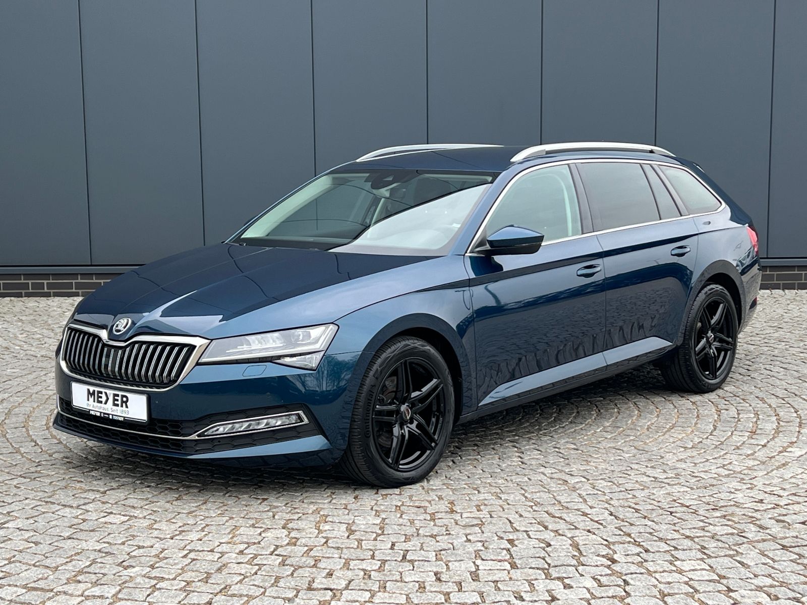 Fahrzeugabbildung SKODA Superb Combi Style 2.0 TDI DSG 4x4 *Navi, Sounds