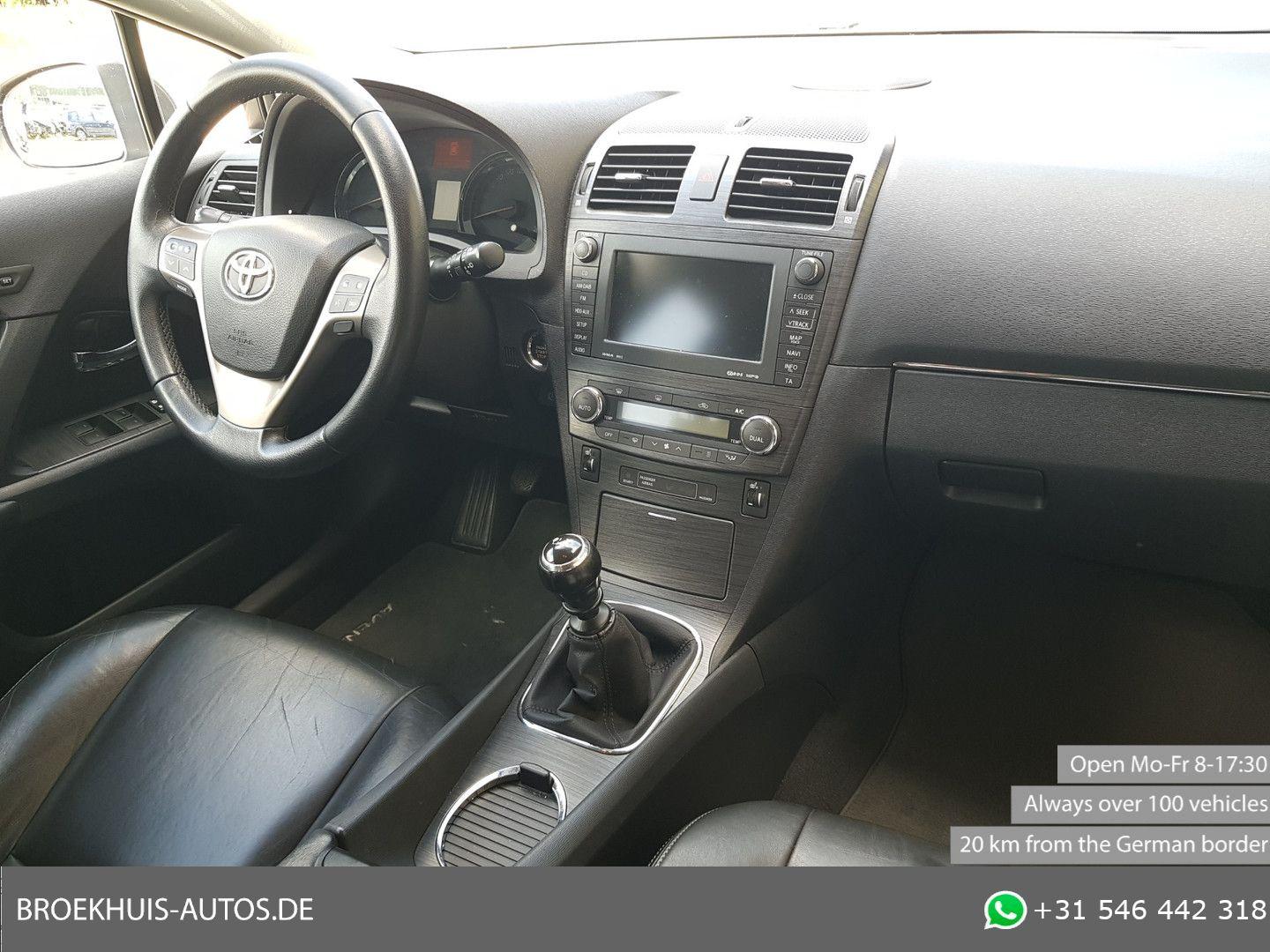 Toyota Avensis 2011 — photo 13