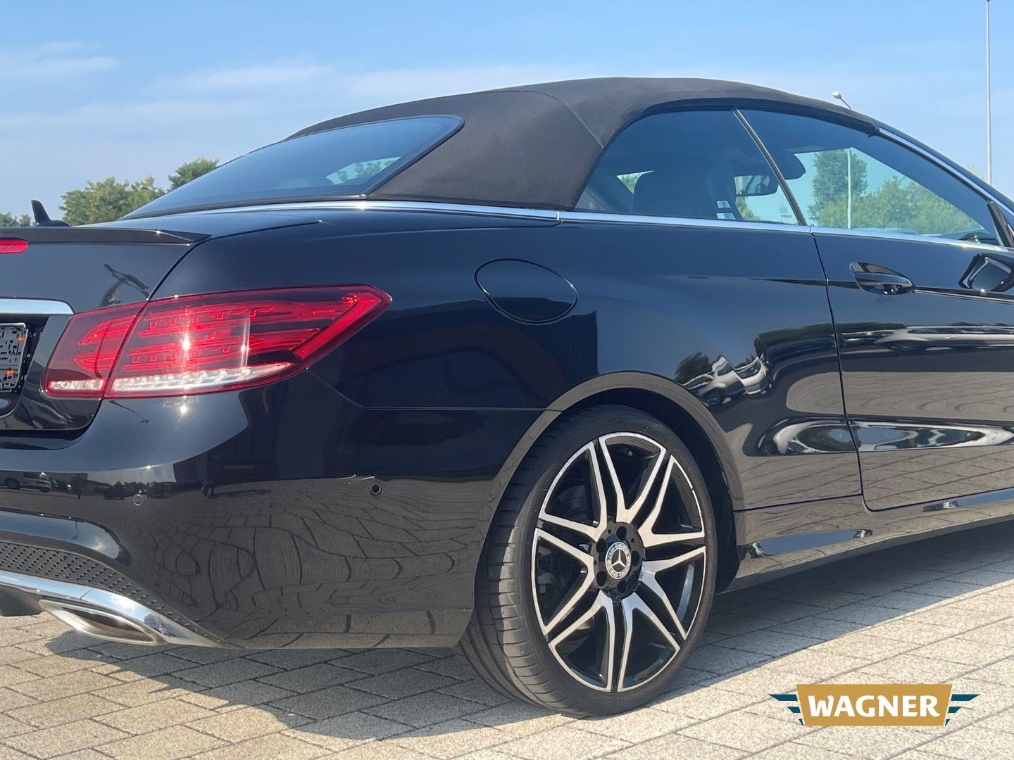 Fahrzeugabbildung Mercedes-Benz E 400 Cabrio AMG Paket Sportsitze