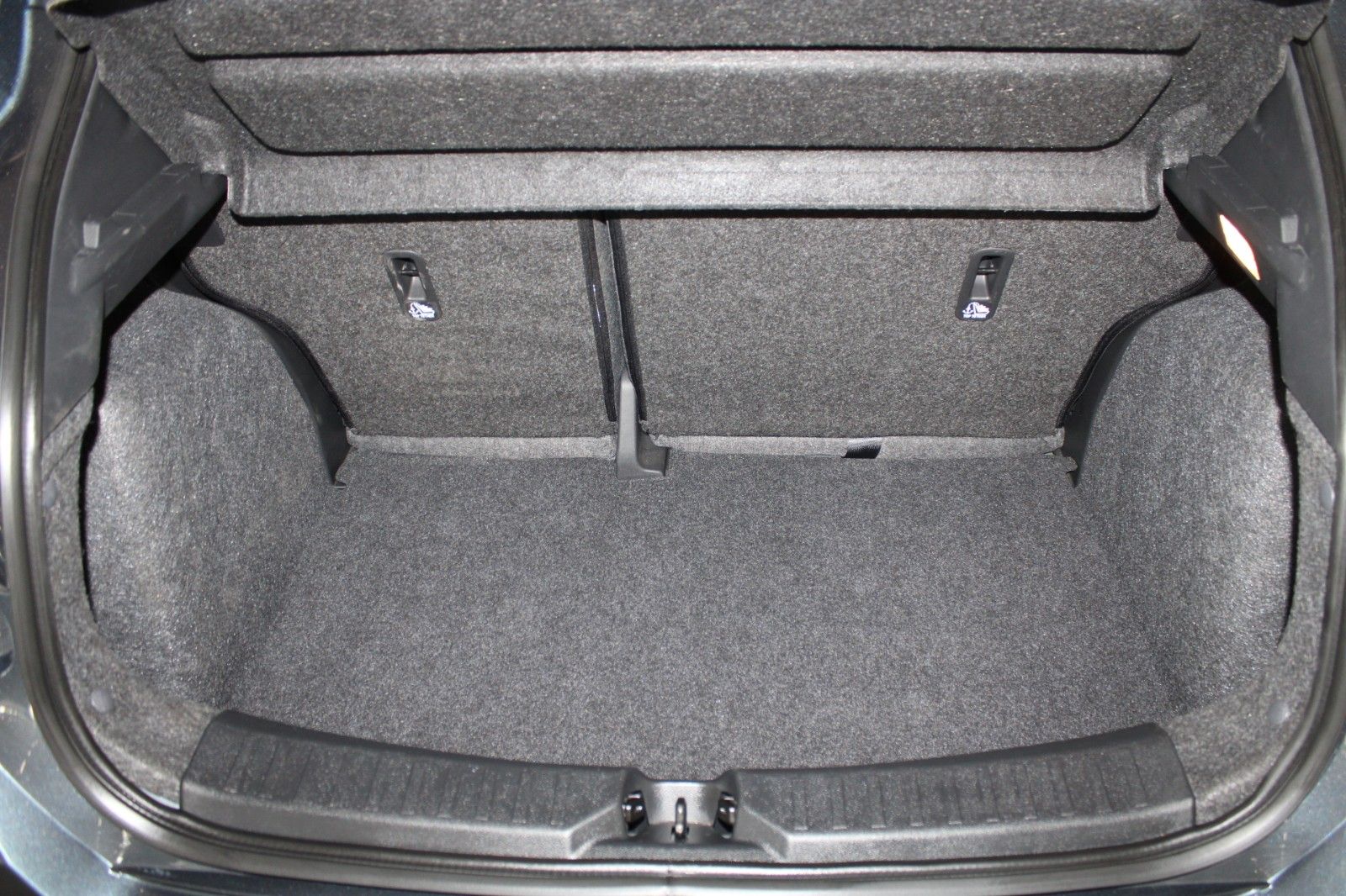 Fahrzeugabbildung Nissan Micra 1.0 5-trg KLIMA SHZ DAB Allwetter uvm.