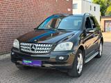 Mercedes-Benz ML 280 CDI ALLRAD ANGHK NAVI SITZH BIXENON - Mercedes-Benz ML 280 mit Diesel-Antrieb