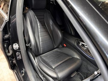 Mercedes E 200 - 12