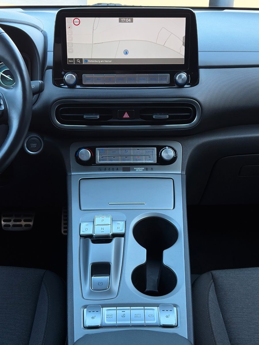 Fahrzeugabbildung Hyundai KONA E 30+ Edition SHZ LHZ LFA LKA CarPlay NAVI