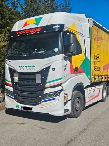 Iveco S Way AS440ST