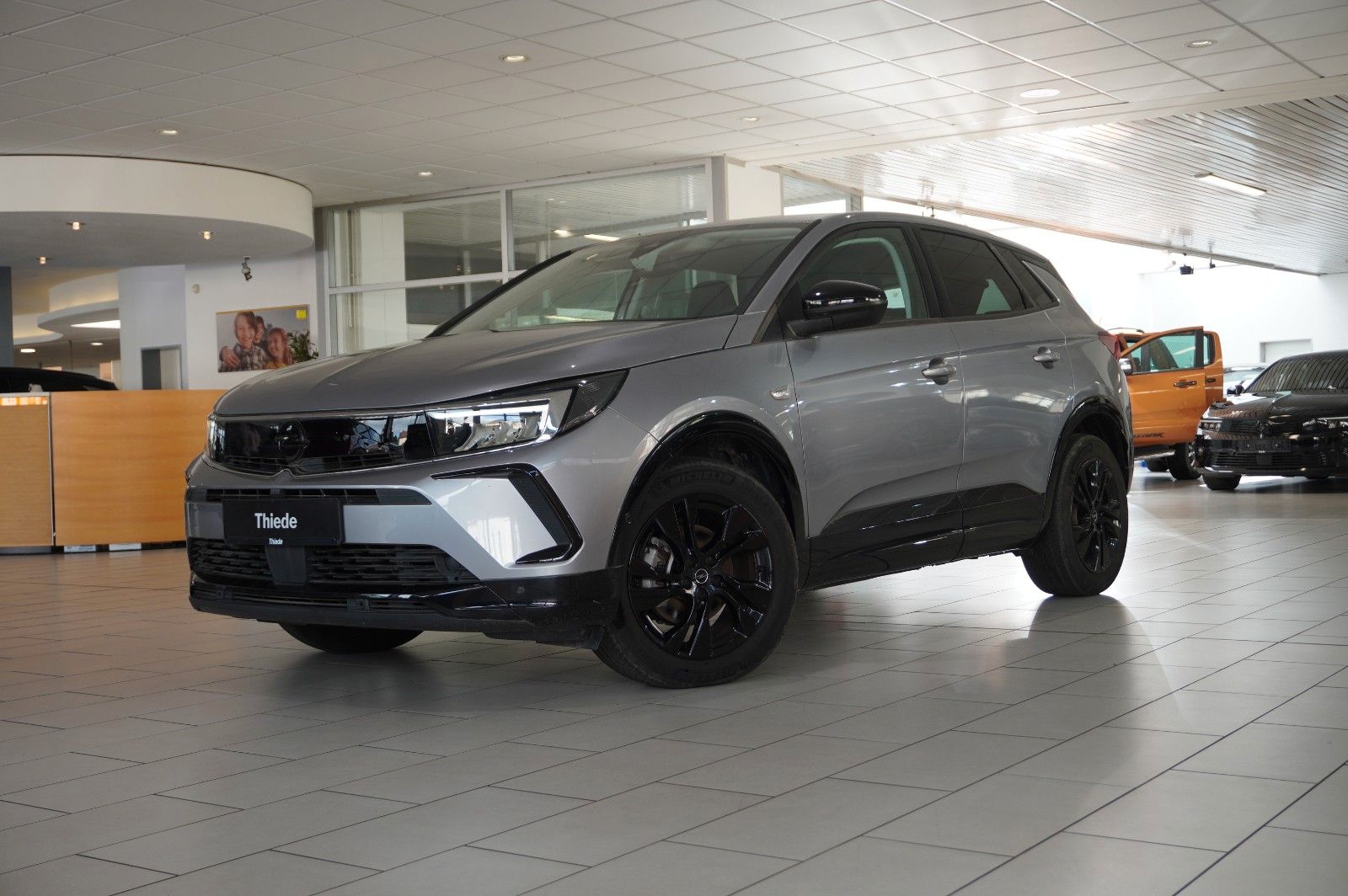 Fahrzeugabbildung Opel Grandland (X) 1.2T GS SPORT NAVI/LED/VIRT./DAB+
