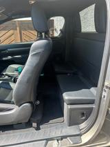 Toyota Hilux Invincible Extra Cab - gebrauchte Toyota Hilux aus dem Jahr 2023