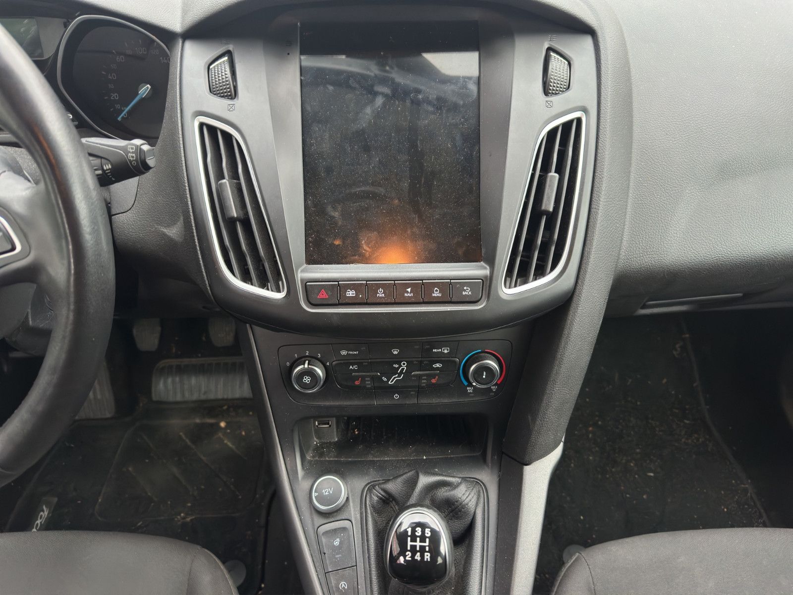Fahrzeugabbildung Ford Focus Lim. Trend