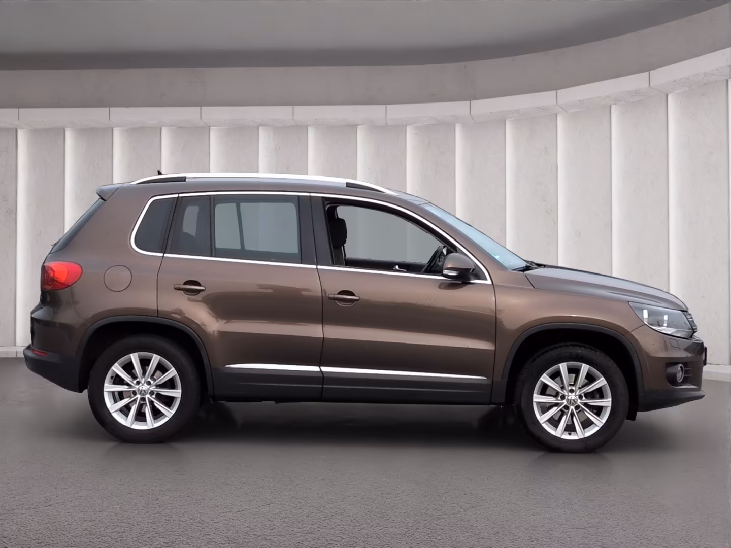 Volkswagen Tiguan Sport&Style 1.4TSI*AHK Tempo SHZ PDC 17*