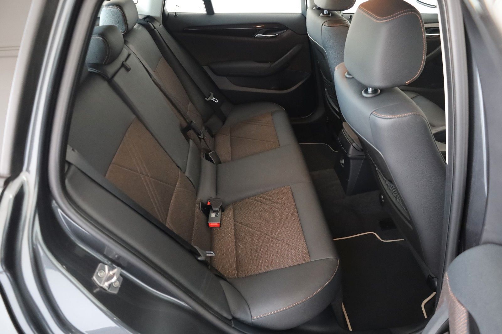 Fahrzeugabbildung BMW X1 20i xDrive XLine Navi,Xenon,Kamera,SH,PDC,AHK