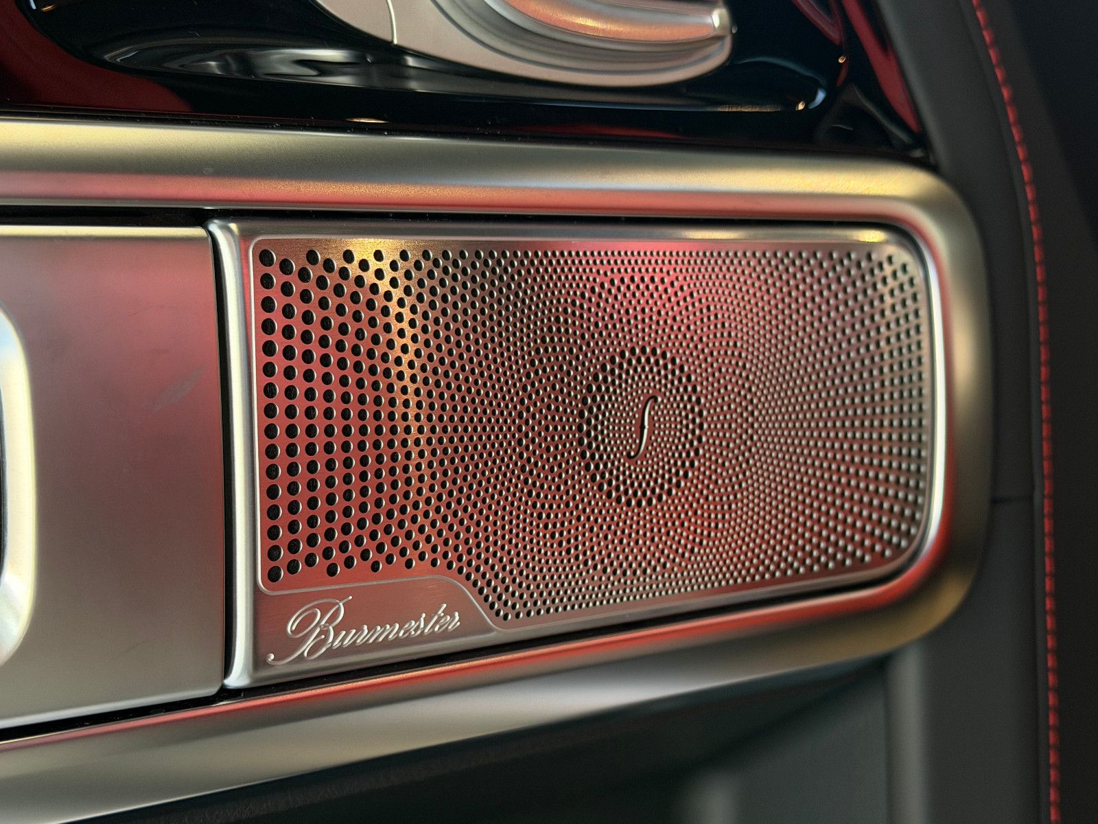 Fahrzeugabbildung Mercedes-Benz G 63 AMG/ A22/ FOND-TV/CARBON/RED/SUPERIOR/UNI