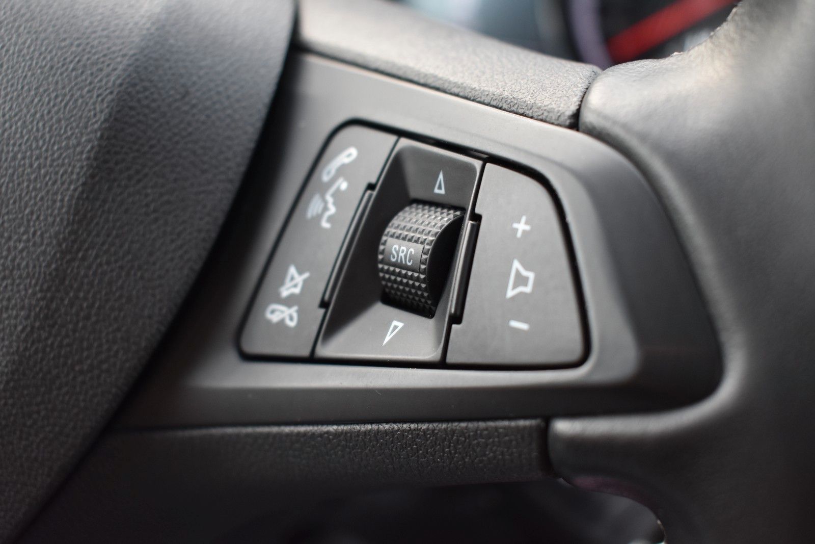 Fahrzeugabbildung Opel Astra K Sports Tourer Edition KLIMA/PDC/TEMPOMAT