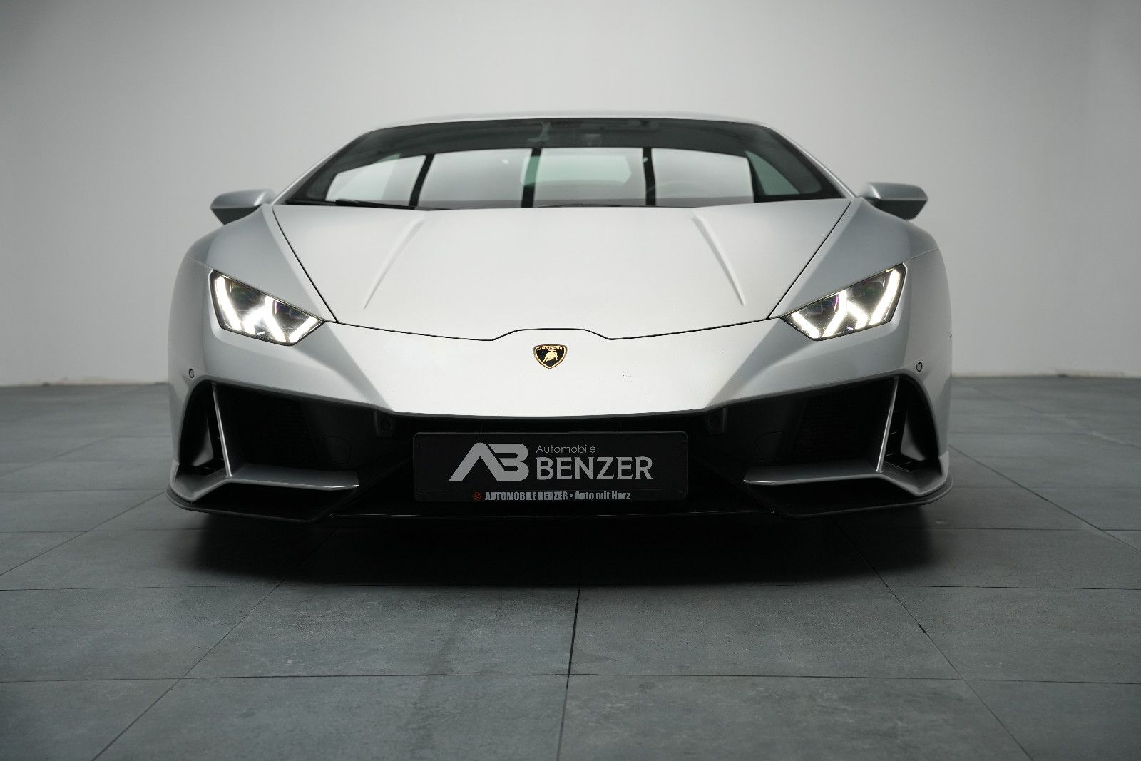 Fahrzeugabbildung Lamborghini Huracán EVO V10 /LIFT/SENSONUM/KAMERA/ACC