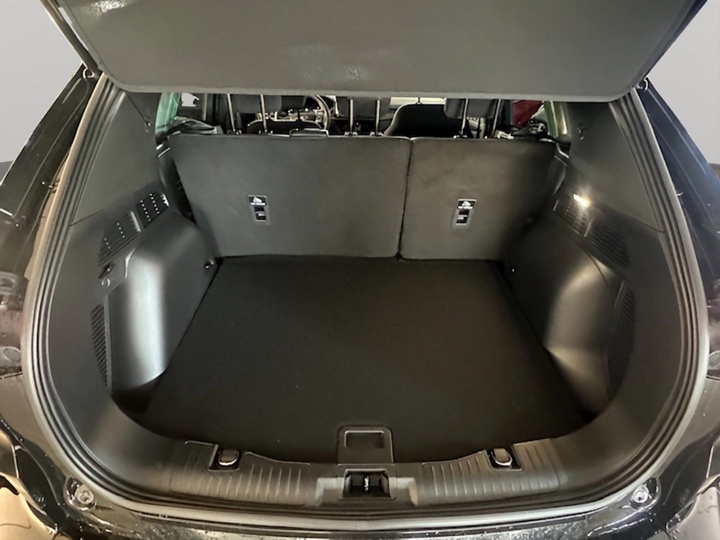 Fahrzeugabbildung Ford Kuga ST-Line Hybrid FHEV // Winter-Paket // Fahr