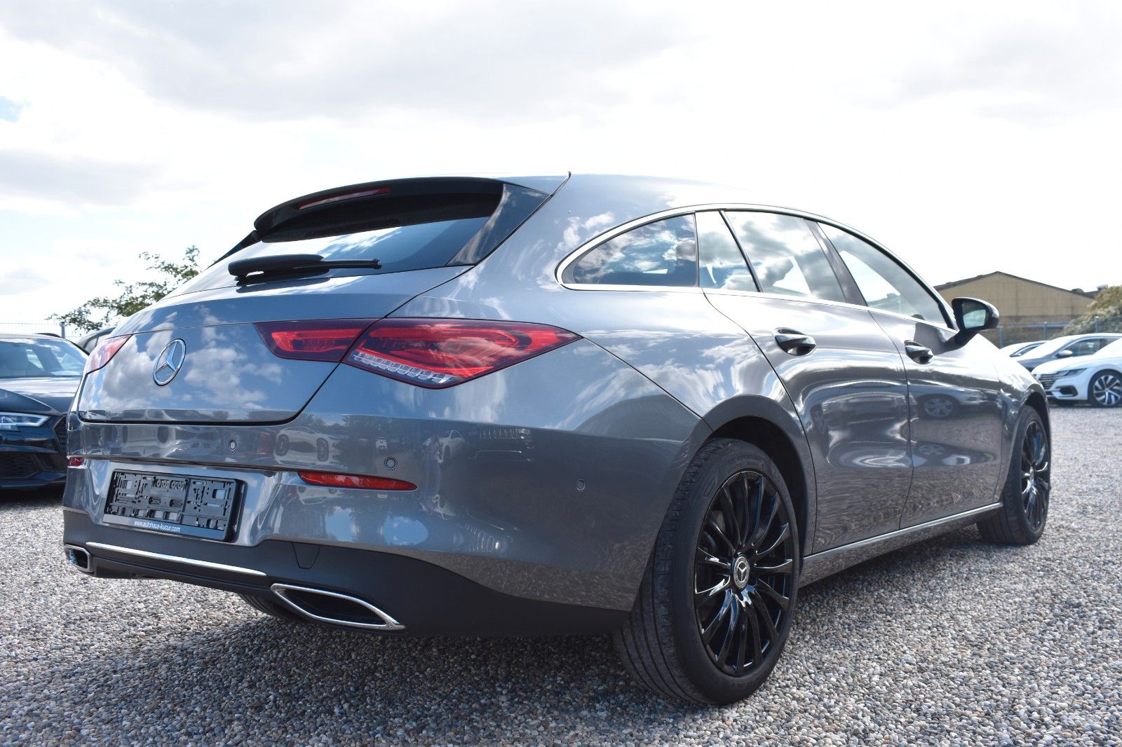 Fahrzeugabbildung Mercedes-Benz CLA 180d Shooting Brake LED/CARPLAY/KAMERA/TEMPO