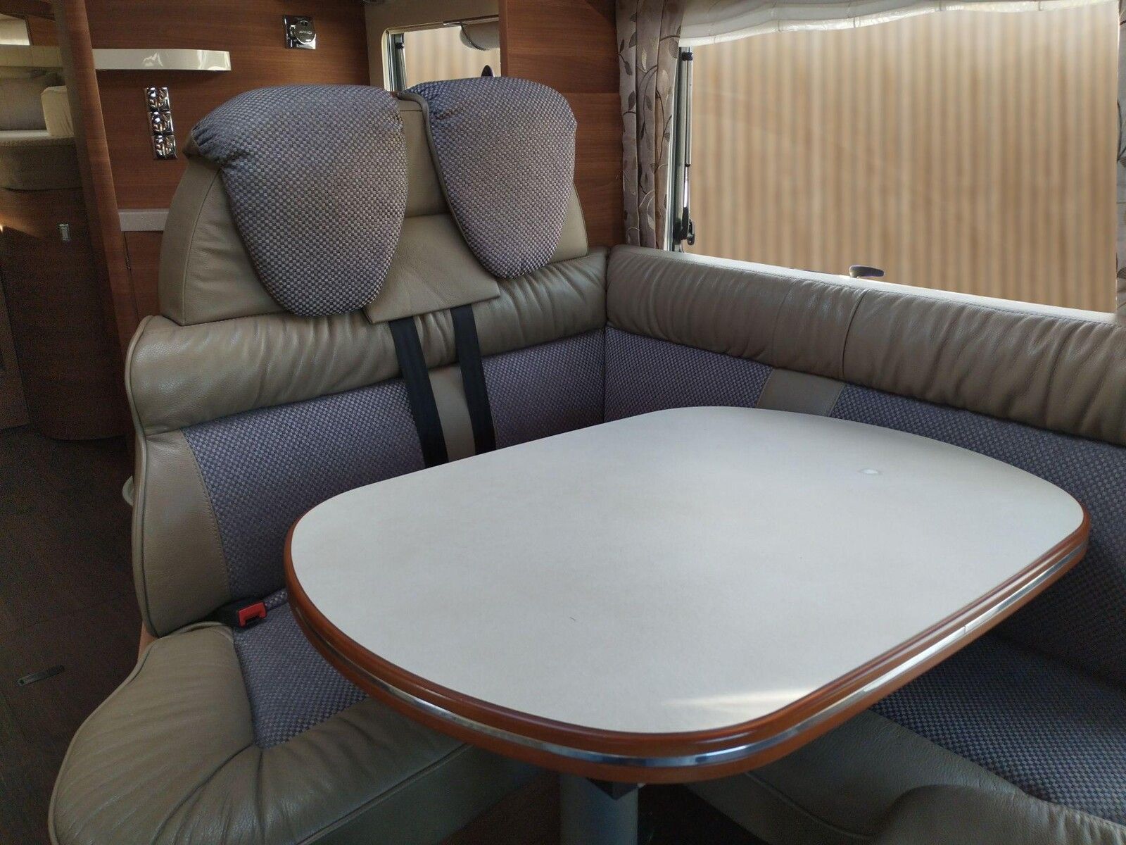 Fahrzeugabbildung Carthago chic c-line I 4.9 LE L hydr. Stützensystem, Luft