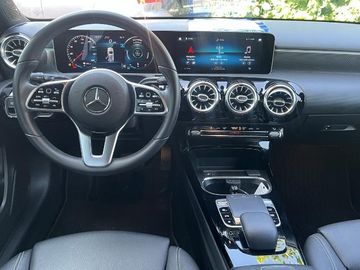 Bild 7 Mercedes-Benz A 200 Progressive - Navi - DAB - Allwetterreifen