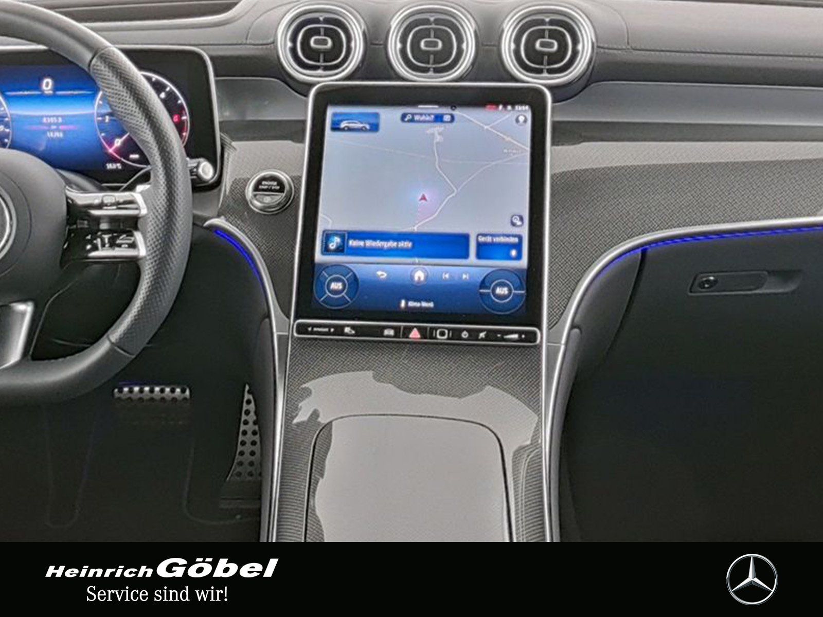 Fahrzeugabbildung Mercedes-Benz GLC 300 d 4M AMG+PANO+HUD+AHK+NIGHT+FAHRASSIST+