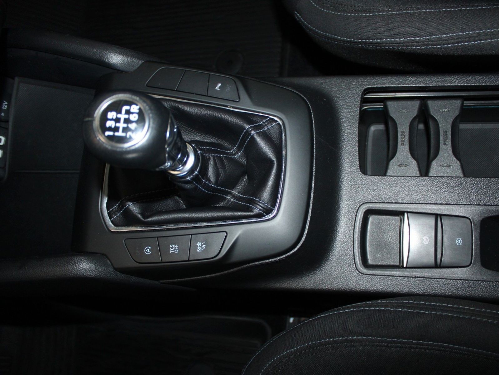 Fahrzeugabbildung Ford Focus Active Turnier LED NAVI WinterPaket uvm.