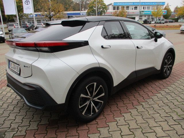 Fahrzeugabbildung Toyota C-HR Hybrid FWD Team Deutschland