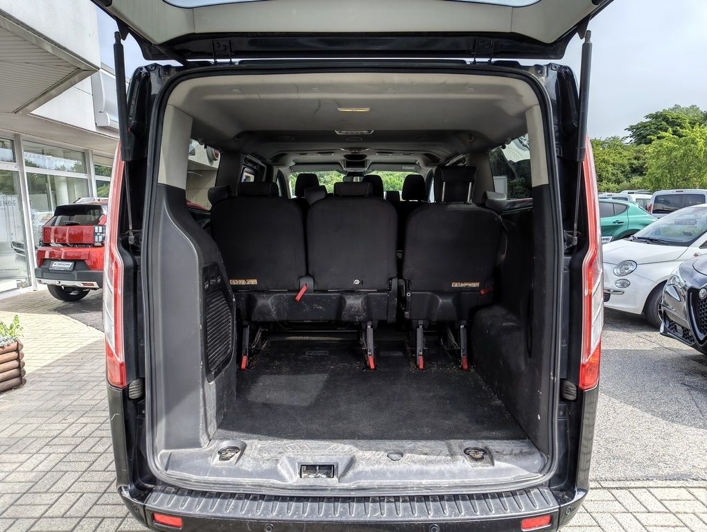 Fahrzeugabbildung Ford Tourneo Custom Titanium 2.0 TDCi 310 (170 PS) L2