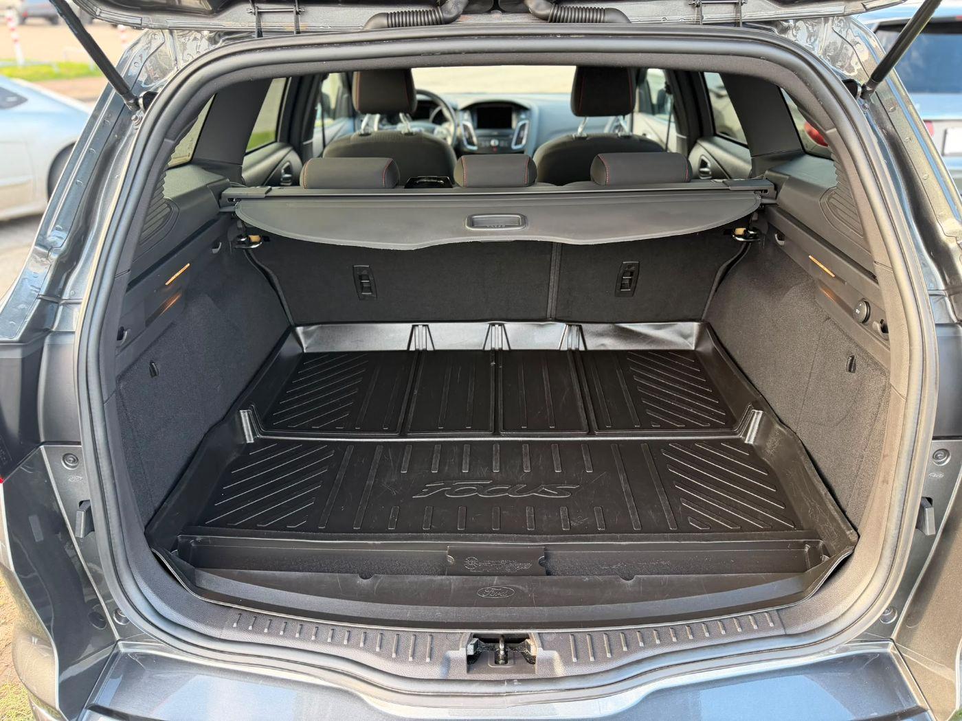 Ford Focus ST-Line Navi PDC SHZ Winterp. Facelift Kam