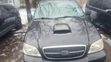 Kia Carnival 7 sitze - Kia Carnival aus 2006 mit Diesel-Antrieb