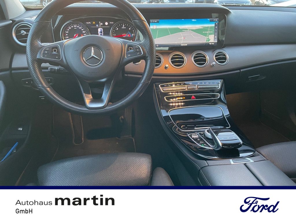Fahrzeugabbildung Mercedes-Benz E 220 d PDC BT SHZ PTS 360° NAVI STANDHEIZUNG