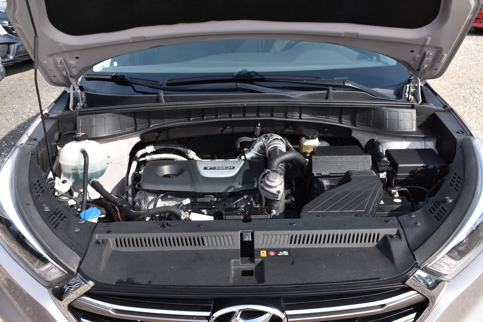 Fahrzeugabbildung Hyundai Tucson Style 2WD Panorama Dach Bluetooth Schaltr