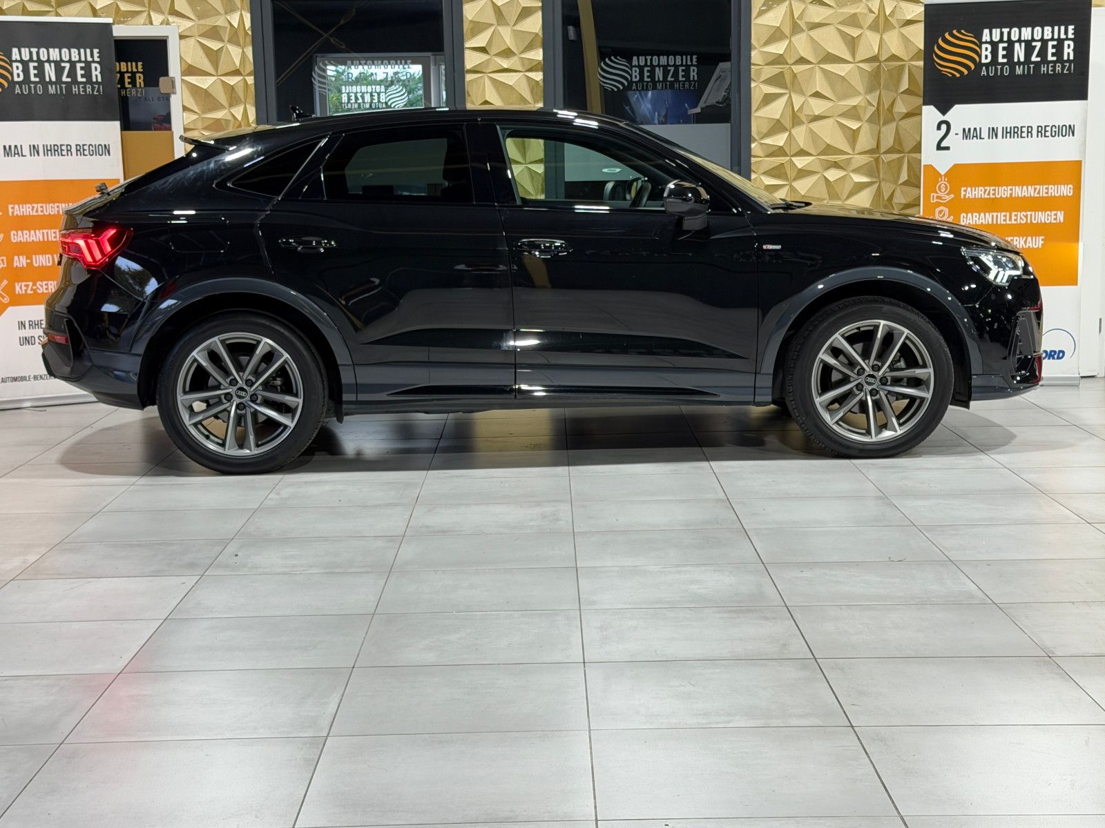 Fahrzeugabbildung Audi Q3 Sportback 35 TDI/S-LINE/BLACK-EDIT/LED/KAMERA